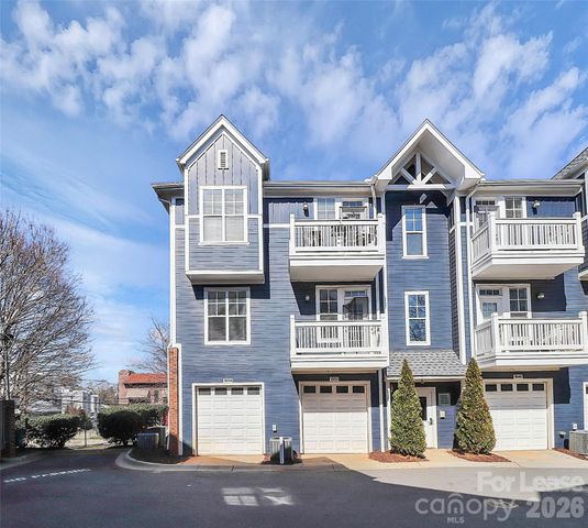 1654 Walnut View Drive, Charlotte, NC 28208
