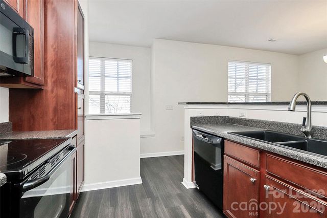 1654 Walnut View Drive, Charlotte, NC 28208