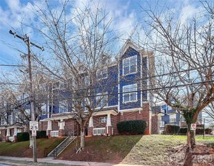 1654 Walnut View Drive, Charlotte, NC 28208