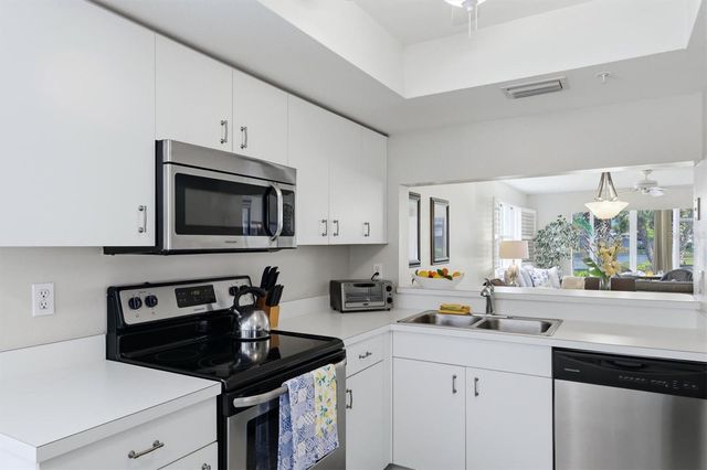 9320 CLUBSIDE CIRCLE 2108, Sarasota, FL 34238