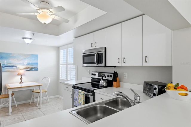 9320 CLUBSIDE CIRCLE 2108, Sarasota, FL 34238