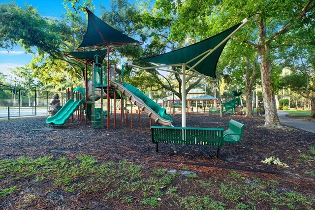 17613 ESPRIT DRIVE, Tampa, FL 33647