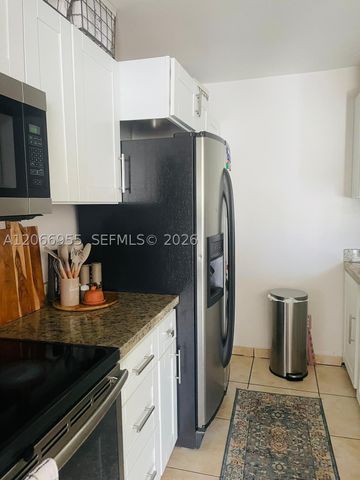 10393 N Kendall Dr U6, Miami, FL 33176
