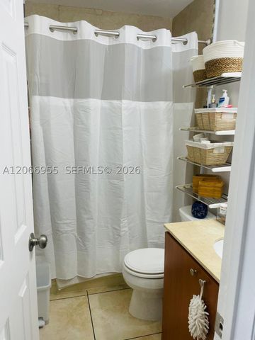 10393 N Kendall Dr U6, Miami, FL 33176