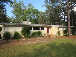 785 E Massachusetts Avenue, Southern Pines, NC 28387