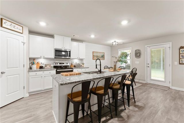 121 Mountain Creek Drive, Maysville, GA 30558