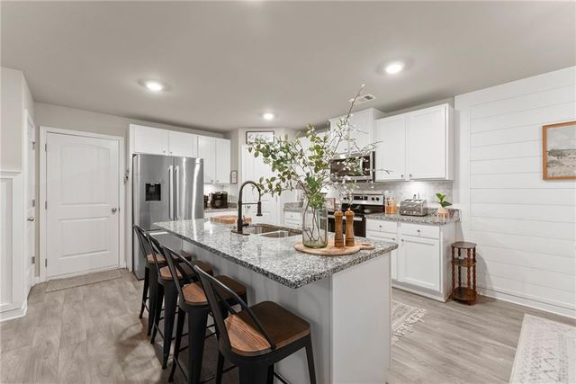 121 Mountain Creek Drive, Maysville, GA 30558