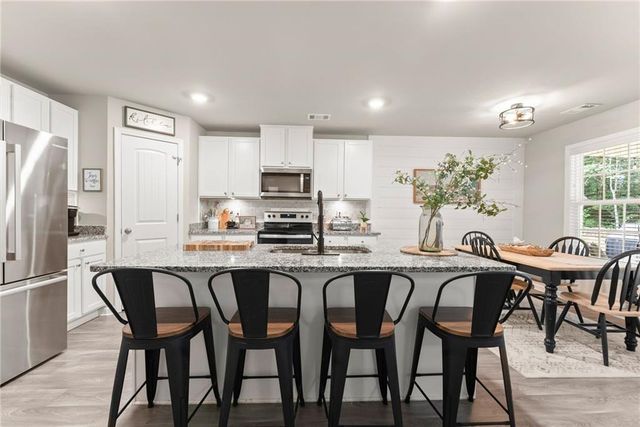 121 Mountain Creek Drive, Maysville, GA 30558