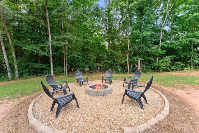 121 Mountain Creek Drive, Maysville, GA 30558
