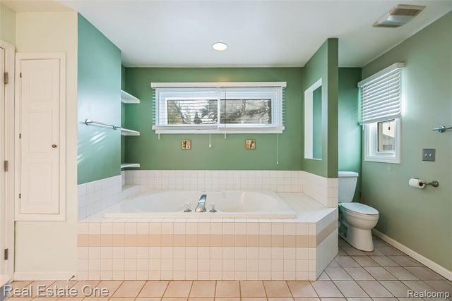 61019 Evergreen Court 22, South Lyon, MI 48178