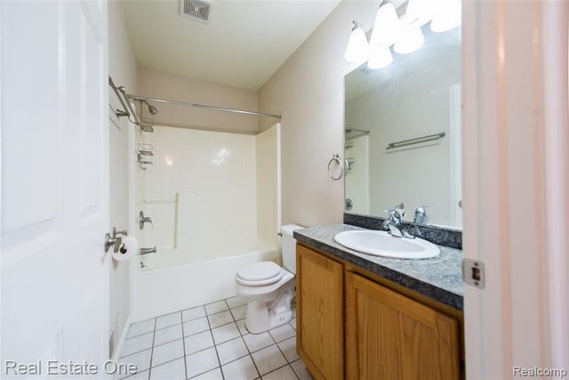 61019 Evergreen Court 22, South Lyon, MI 48178