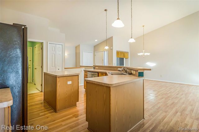 61019 Evergreen Court 22, South Lyon, MI 48178