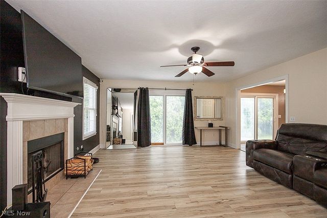 25660 Edgecliff Drive, Euclid, OH 44132