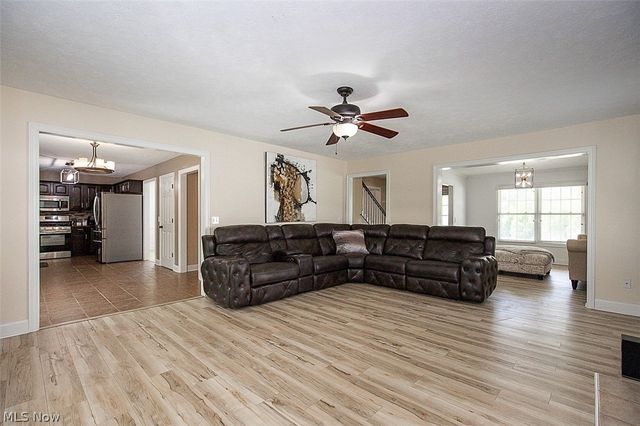 25660 Edgecliff Drive, Euclid, OH 44132