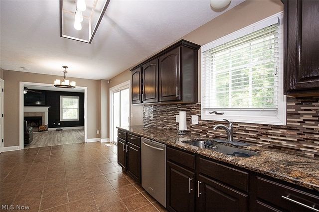 25660 Edgecliff Drive, Euclid, OH 44132