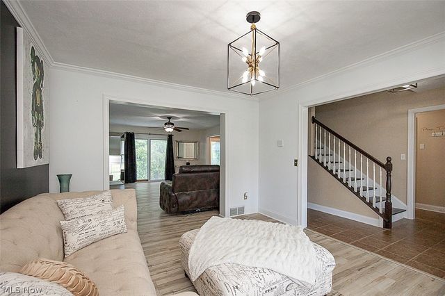 25660 Edgecliff Drive, Euclid, OH 44132