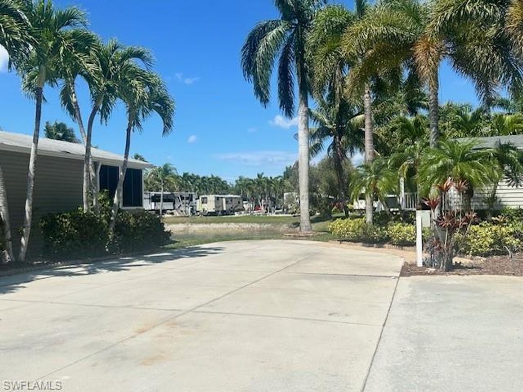 1386 Silver Lakes BLVD, NAPLES, FL 34114 — photo 4