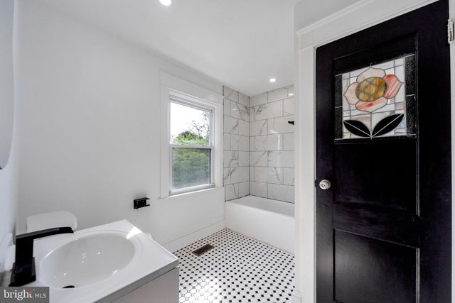 122 E PLUMSTEAD AVE, Lansdowne, PA 19050