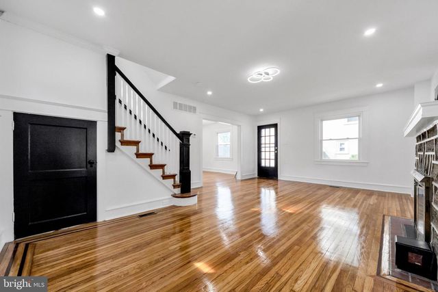 122 E PLUMSTEAD AVE, Lansdowne, PA 19050
