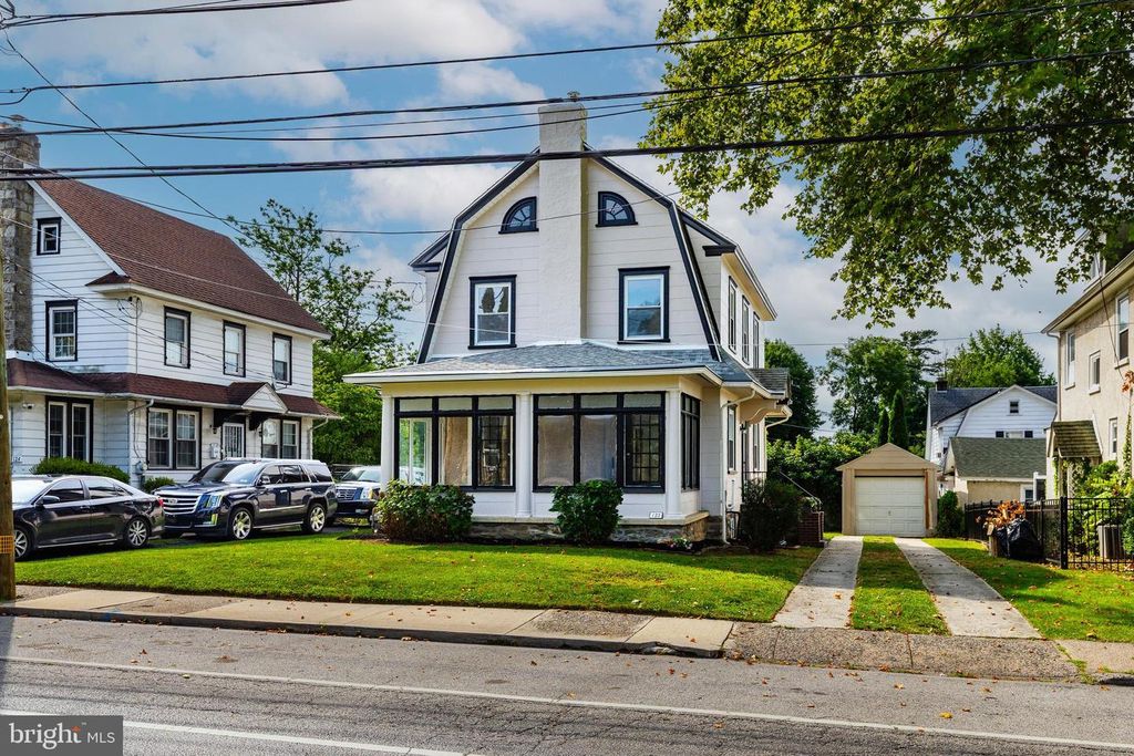 122 E PLUMSTEAD AVE, Lansdowne, PA 19050