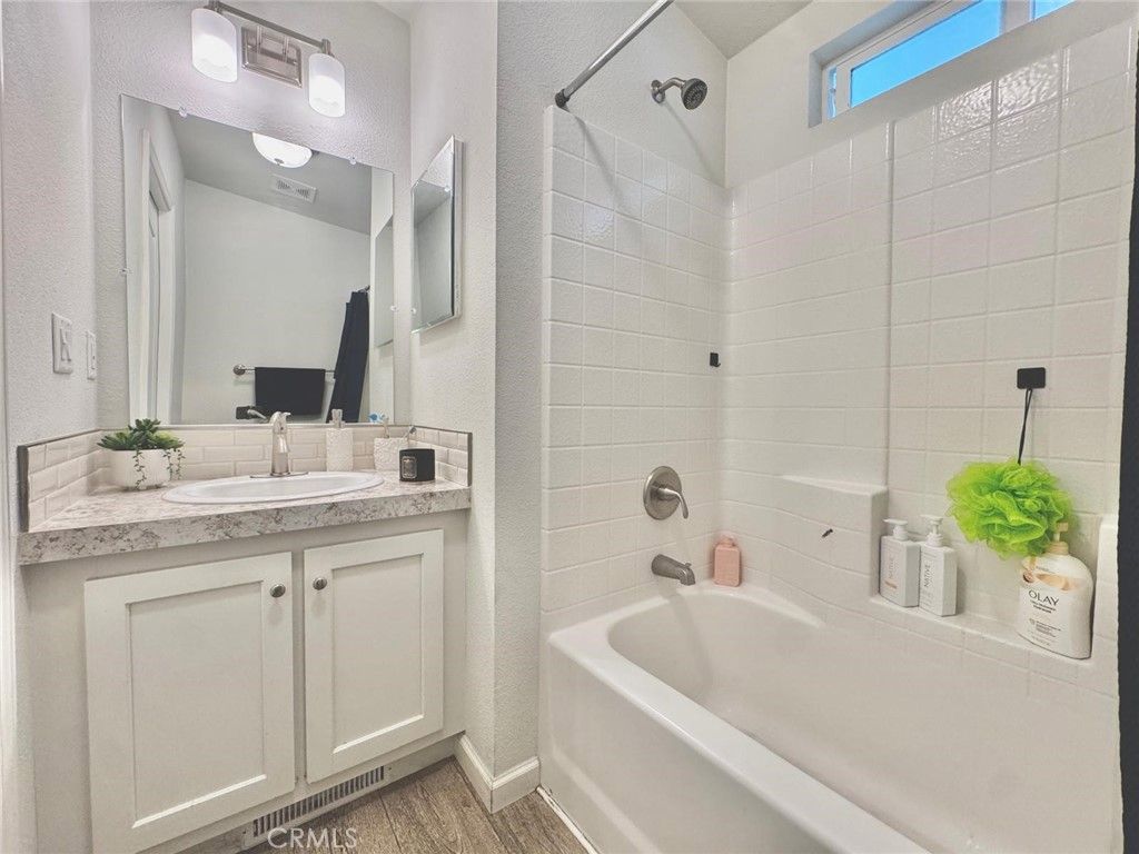 Image 17 of property listing at 16600 Orange Avenue 130, Paramount, CA 90723