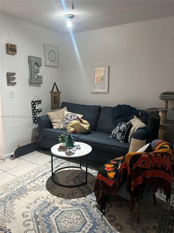 1045 N Andrews Ave 4, Fort Lauderdale, FL 33311