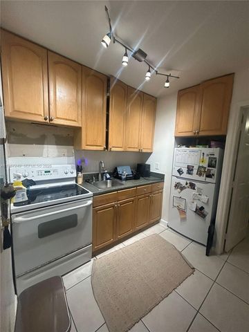 1045 N Andrews Ave 4, Fort Lauderdale, FL 33311