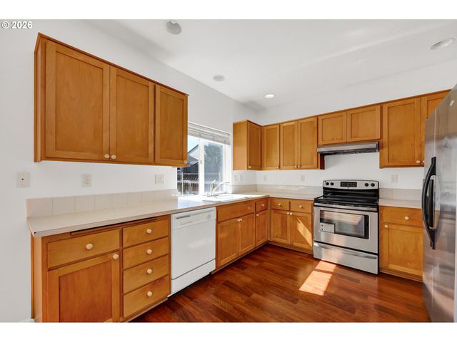 3906 CENTURY Dr, Eugene, OR 97402