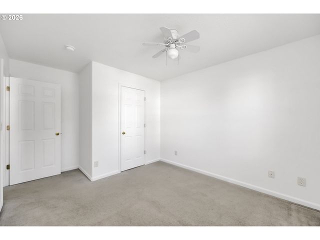 3906 CENTURY Dr, Eugene, OR 97402