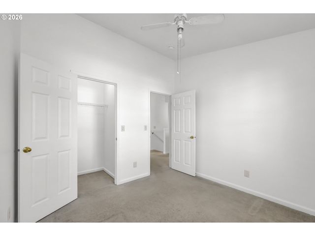 3906 CENTURY Dr, Eugene, OR 97402