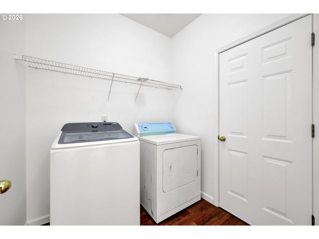 3906 CENTURY Dr, Eugene, OR 97402