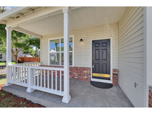 3906 CENTURY Dr, Eugene, OR 97402