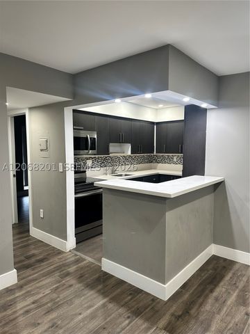 9449 SW 76th St T5, Miami, FL 33173