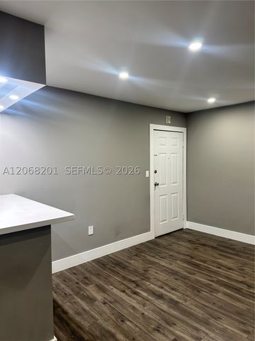 9449 SW 76th St T5, Miami, FL 33173