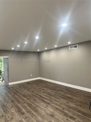 9449 SW 76th St T5, Miami, FL 33173
