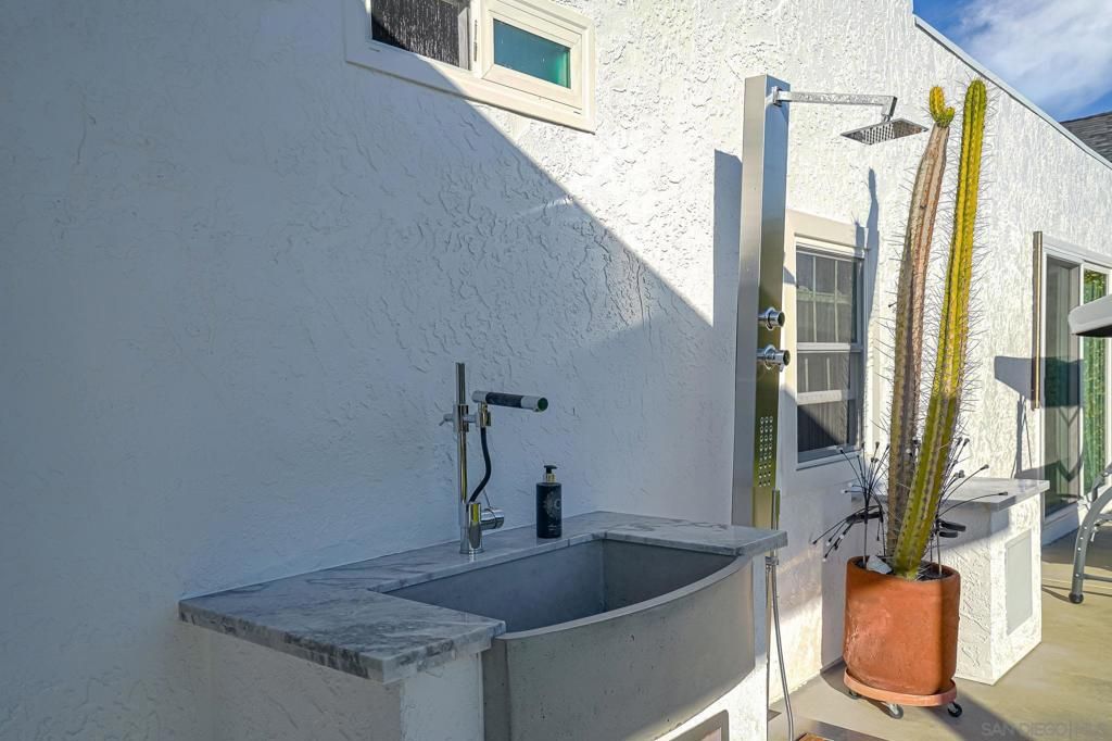 Image 31 of property listing at 1517 Shields Ave, Encinitas, CA 92024