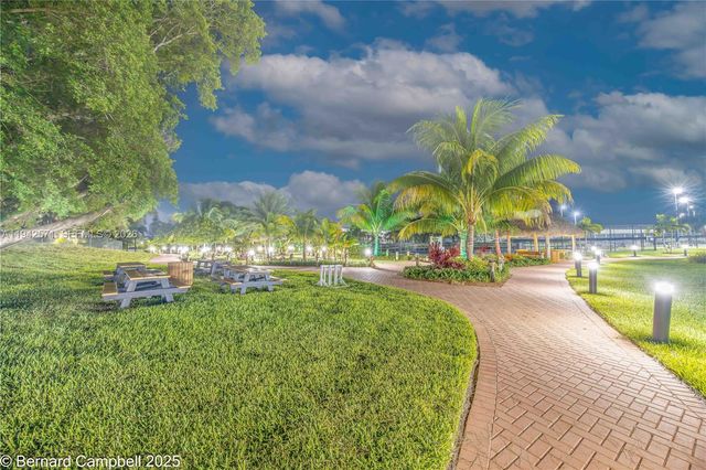 211 E Durham E 211, Deerfield Beach, FL 33442