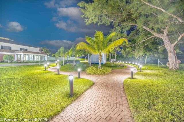 211 E Durham E 211, Deerfield Beach, FL 33442