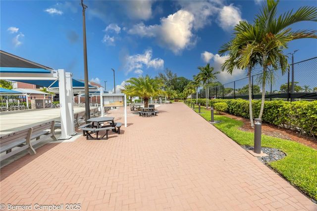 211 E Durham E 211, Deerfield Beach, FL 33442