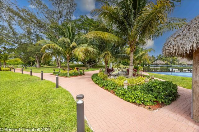 211 E Durham E 211, Deerfield Beach, FL 33442