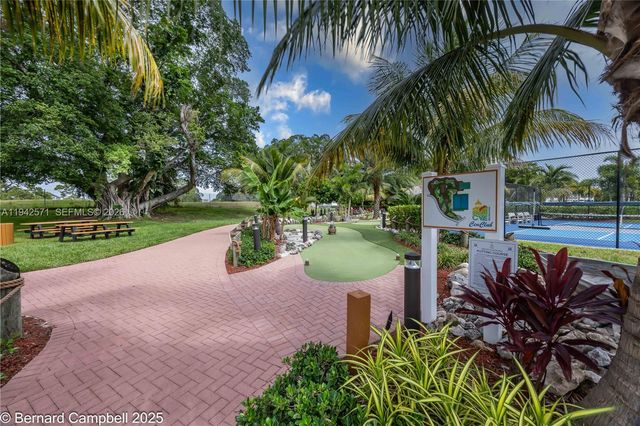 211 E Durham E 211, Deerfield Beach, FL 33442