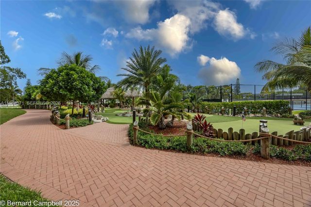 211 E Durham E 211, Deerfield Beach, FL 33442