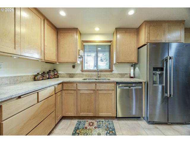 88313 MILLICAN Rd, Springfield, OR 97478
