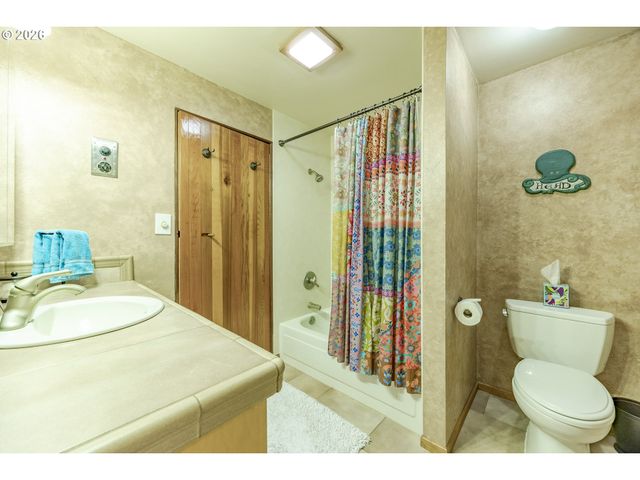88313 MILLICAN Rd, Springfield, OR 97478