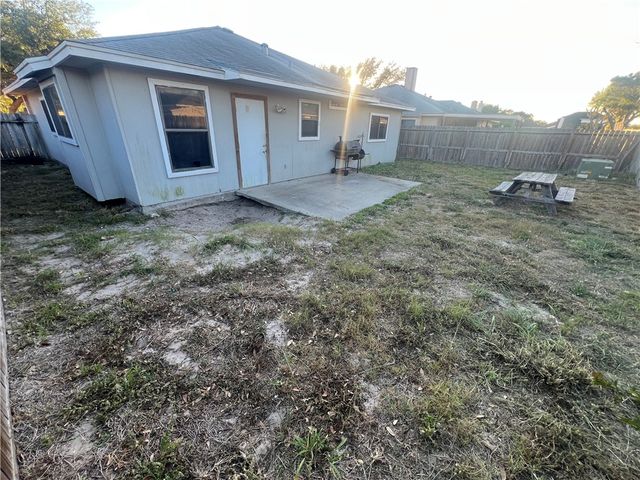 710 Saint Agatha Dr, Corpus Christi, TX 78418