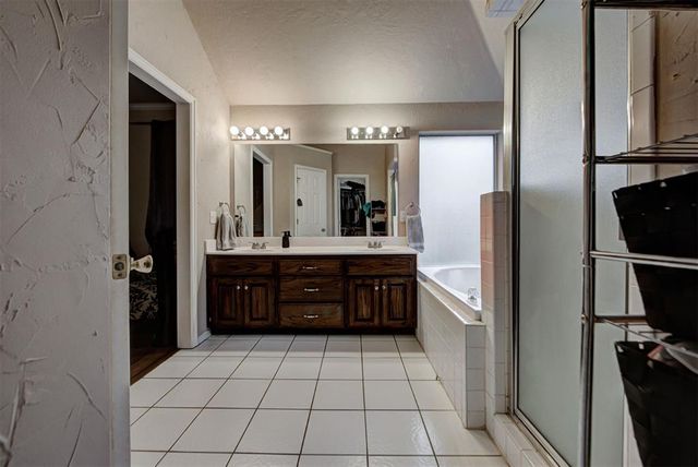 15600 Sandstone Terrace, Oklahoma City, OK 73170