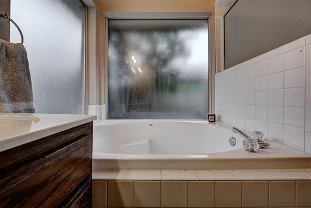 15600 Sandstone Terrace, Oklahoma City, OK 73170