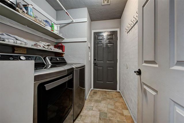 15600 Sandstone Terrace, Oklahoma City, OK 73170