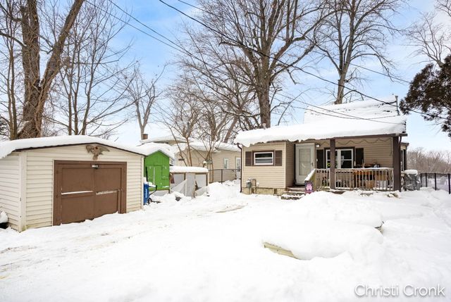 3779 Willow Drive NE, Grand Rapids, MI 49525