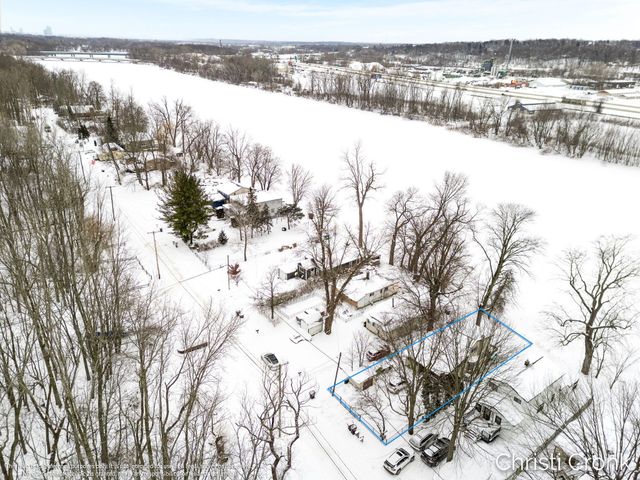 3779 Willow Drive NE, Grand Rapids, MI 49525